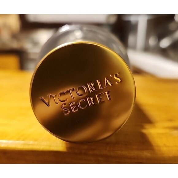 Victoria’s Secret Aqua Kiss Fragrance Mist 8.4 oz Fresh Body Spray New - Picture 9 of 11